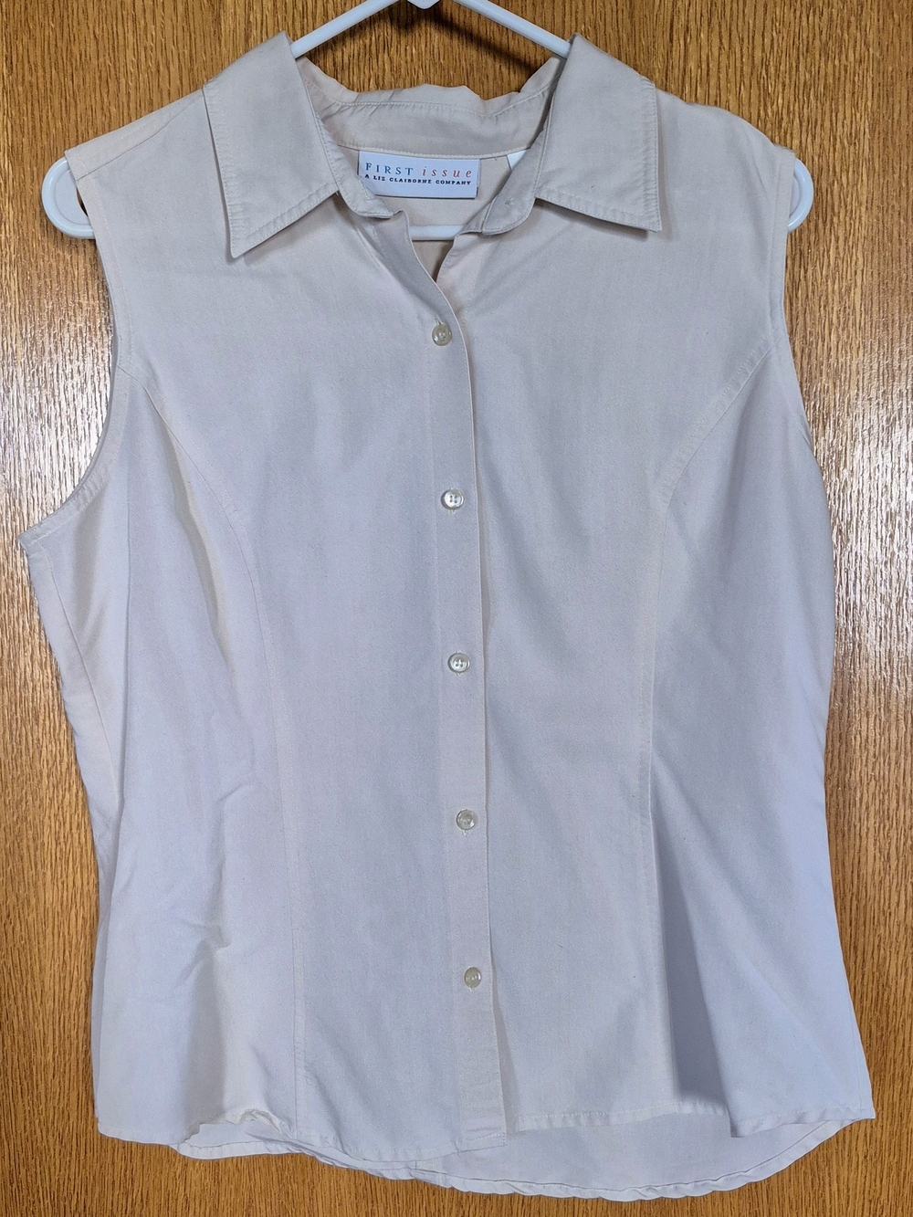 Liz Claiborne Vintage Sleeveless Button-Front Blouse in Light Cream